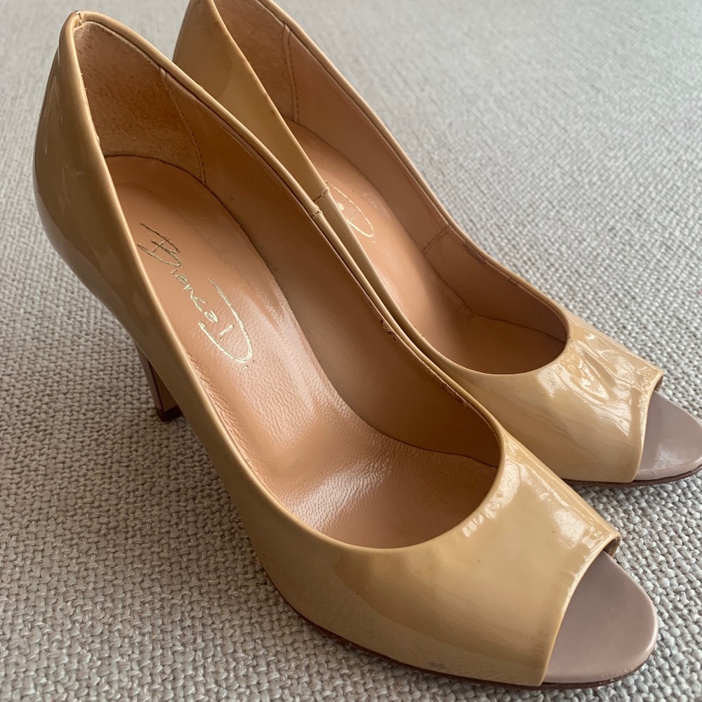 Bianca Di Italy Nude Patent Leather Open Toe Heels Shoes, Size 7.5